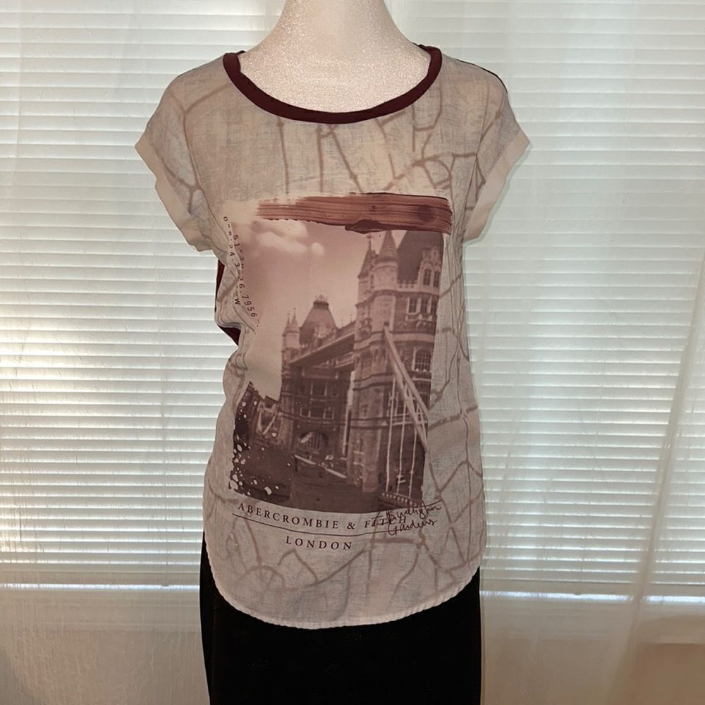 A&F XS Burgundy Ivory Gray City Scapes London Burlington Gardens Sleeveless Top
